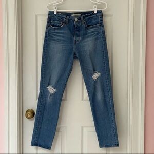 Levi’s Wedgie Distressed Jeans size 28